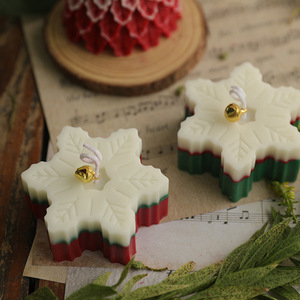 Aromatherapy <b>Candle</b> Wholesale Christmas <b>Gift</b> Ins Winter Creative Handmade Snowflake Scented <b>Candles</b> - Product Image 4