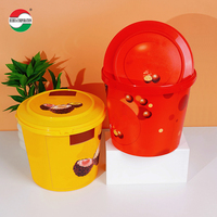 Paquet tenu dans la main de jouet de moule de tasse en plastique de GuangZhou 1L pour des cadeaux d'usine pour le seau de pp de biscuit de crème glacée
