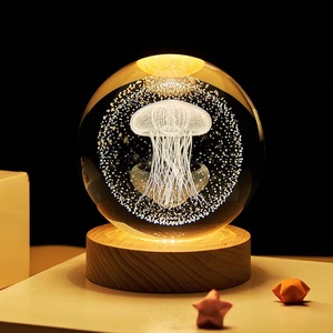 Lampe de nuit LED 3D en cristal avec base en bois, taille moyenne, pour chambre à coucher, design Pissenlit, Méduse, Lune, Planète, idéale pour Noël - Product Image 3