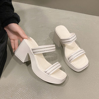 Nouvelles pantoufles haut de gamme pour l'été, antidérapantes, à semelle épaisse, pour l'extérieur, style brise nocturne, pour femmes, tendance, toutes occasions 916