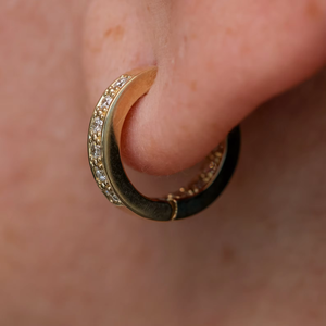 Elegantes pendientes de diamantes cultivados en laboratorio con corte brillante redondo de calidad superior, pendientes de aro con bisagras de diamantes cultivados en laboratorio, oro de 14 quilates - Product Image 2