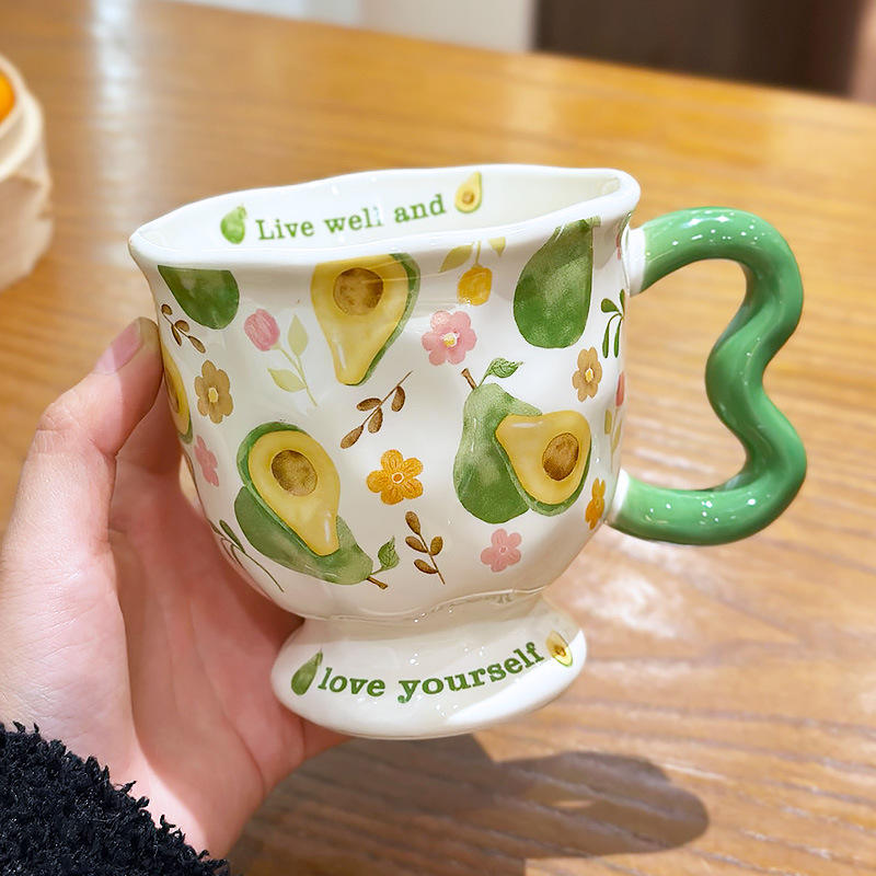 Avocat vert [une tasse]