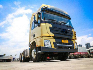 Camión Tractor X3000 Ligero 6x4 |   Camión de Transporte de Confianza Mundial para Logística, Puertos y Transporte de Larga Distancia - Product Image 4