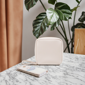 2025 nouveau en ligne populaire Super feu Mini sac cosmétique haute valeur Portable PU stockage fermeture à glissière personnalisable Logo motif - Product Image 2