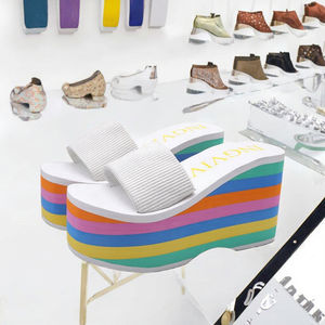 Pantuflas de Espuma con Tacón de Cuña y Punta Puntiaguda con Estampado de Lunares para Mujer, Tallas 34-39, con Suela de Goma, Tendencia de Moda Evergreen - Product Image 2