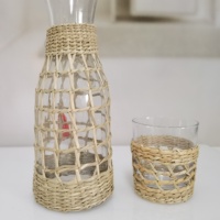 Vente en gros de cruche et verres d'eau potable de luxe en jonc de mer ensemble bouilloire à jus et verres faits à la main avec logo personnalisé