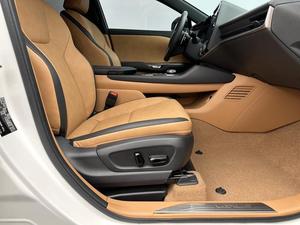 Lexus <span class=keywords><strong>RZ</strong></span> <span class=keywords><strong>2023</strong></span> Modèle 450e SUV Automatique Édition Premium Cuir Foncé Véhicule Purement Électrique Roues R18 Caméra Arrière - Product Image 5