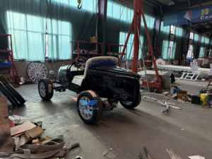 Coche clásico HYS de cuatro ruedas, maravilloso para hacer turismo. - Product Image 5