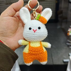 พวงกุญแจสัตว์ถักโครเชต์แฮนด์เมดขนาดเล็ก ของเล่นถักโครเชต์รูปสัตว์ตามราศี ผึ้ง แมว วัว กระต่าย เสือ หมู แพนด้า ลิง หมี หนู พวงกุญแจห้อยกระเป๋า - Product Image 4