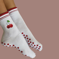 Haute Qualité Personnalisé Conception Personnalisée Bambou Coton Logo Brodé Coloré Anti-dérapant Grip Gym Yoga Pilates Chaussettes