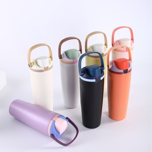 Nuevo producto, botella de agua de viaje aislada al vacío de acero inoxidable de doble pared reutilizable de 40OZ con tapa con asa - Product Image 4