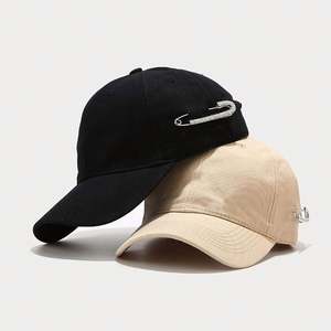 Casquette de sport tendance pour femme, idéale pour la course et le cyclisme, en coton, style baseball ou trucker, avec broche en métal et motif diamant. - Product Image 2