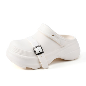 Sandales plateforme blanches en EVA avec boucle, semelle épaisse, style Crocs pour femme, à porter en été - Product Image 5