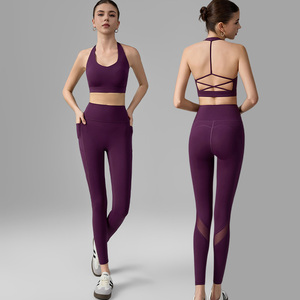 <span class=keywords><strong>Tuta</strong></span> Sportiva <span class=keywords><strong>Aderente</strong></span> con Schiena Scoperta, Completo Sportivo per Tempo Libero, Corsa, Ciclismo, Fitness, in Spandex/Nylon Traspirante ad Asciugatura Rapida - Product Image 1