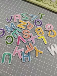 Patch brodé mini lettre coloré de haute qualité, 2,5 cm, thermocollant, motif mignon - Product Image 2