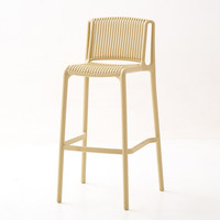 Tabourets de bar empilables légers et colorés pour l'extérieur, chaises hautes de club, vente en gros