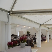Tente de réception de luxe à toit transparent, structure en aluminium, pour mariages en plein air et salles de banquet