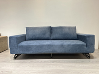 Canapé trois places compressible en tissu marine avec structure métallique moderne pour salon, espaces de loisirs, école, parc, atelier