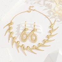 Collier pendentif goutte d'eau en pierre naturelle en forme de cloche, style européen et américain, haut de gamme, pour femme, chaîne tendance