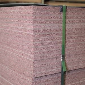 Tableros de Fibra de Madera con Superficie Acabada, Material de Pino, Pegamento E2, 18 mm, OSB para la Fabricación de Puertas de Cocina y Dormitorio - Product Image 4