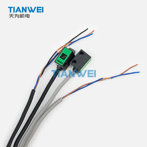 UM-T50S 100% Baru dan Asli Jepang TAKEX Jarak Deteksi: 500mm Sensor Fotoelektrik NPN Through Beam - Product Image 4