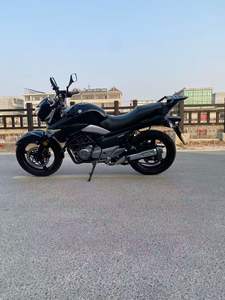 Motocicletta Suzuki1 GW250 <span class=keywords><strong>Inazuma</strong></span> 250: Potenza del Motore Bicilindrico Parallelo e Leggendaria Affidabilità Suzuki - Product Image 3