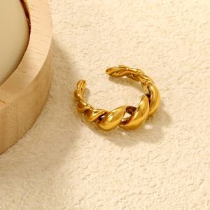 แหวนสแตนเลสชุบทอง 18K PVD ปรับขนาดได้ กันน้ำ ประดับอัญมณี ดีไซน์เกลียวครัวซองต์ ขายดี - Product Image 4