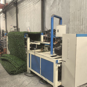 पूरी तरह से स्वचालित प्लास्टिक घास श्रृंखला लिंक तार बाड़ नेट बुनाई मशीन कृत्रिम घास बाड़ बनाने वाली मशीन - Product Image 4