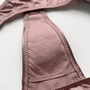 Tanga Sexy Europea Americana con Pedrería 1047T, Ropa Interior Femenina para Ejercicio Físico, Tanga de Tiro Bajo Antibacteriana con Abertura Alta - Product Image 4