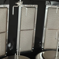 Machine à Kebab à Gaz à Trois Têtes de Haute Qualité en Acier Inoxydable, Machine à Shawarma au Design Moderne pour Restaurants et Hôtels (Vente en Gros)
