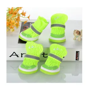 Chaussures pour chiens personnalisées de fabrication soignée professionnel nouveau style effet réfléchissant chaussures pour animaux de compagnie pour chat chaussures pour chiens d'extérieur