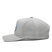 Gorras de Béisbol Personalizadas al por Mayor de Poliéster/Algodón con Agujeros Cortados a Láser, Diseño de Alta Calidad, Logotipo de Goma, 5 Paneles, a la Moda