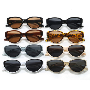 Lunettes de soleil œil-de-chat élégantes et magnifiques pour femmes, rétro, simples, multicolores, de haute qualité, protection UV, pour l'extérieur - Product Image 1