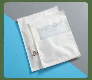 Bolsa Ecológica con Cierre de Cremallera de Papel Kraft Blanco, Bolsa con Logotipo de Marca Personalizado para Empaque de Camisetas y Prendas, con Ventana - Product Image 2