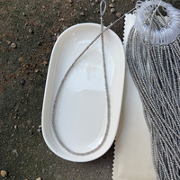 Perles plates grises, petites, 2-2,5 mm, perles d'eau douce non-nucléées, 38 cm, petites plaquettes plates, perles abacus semi-finies pour le bricolage