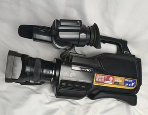 Caméra vidéo professionnelle Full HD à porter sur l'épaule MC2500 Zoom optique 12x HXR-MC2500C - Product Image 3