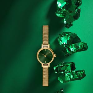 Montre d'affaires de luxe personnalisée avec emballage élégant, mouvement à quartz style mini or, bracelet en acier inoxydable et cadran en cristal - Product Image 1