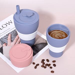 Gobelet à café pliable en silicone personnalisable avec paille, design classique, portable et rétractable, idéal pour les voyages en extérieur et comme cadeau d'affaires - Product Image 1