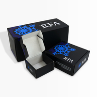 Carpeta Portátil Reutilizable de Cartón Corrugado Negro Mate Personalizada con Laminado Mate y Forma de Avión