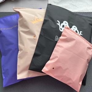 Đen vô hình dây kéo Poly túi nhựa vận chuyển Zip túi bao bì cho quần áo T-shirt Sản phẩm bán chạy - Product Image 5