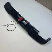 Lip Bumper Belakang untuk BMW E90/E92 dengan Knalpot Ganda Satu Sisi dan Diffuser Belakang LED Body Kit dalam Plastik Hitam Mengkilap