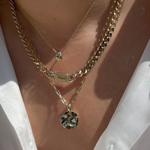 Bijoux fantaisie, collier plaqué or 14k, lune et étoile, offre spéciale, Gemnel - Product Image 3