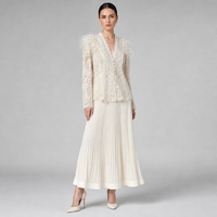 Ensemble 2 pièces élégant en dentelle à décorations plumes, veste courte en dentelle à col en V et robe longue plissée, tenue de soirée formelle modeste pour femme, ODM OEM