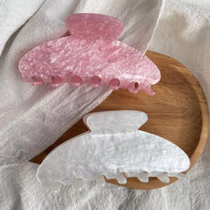 Yuxi カスタムロゴ 韓国風 10cm ヘアクリップ 人気卸売 シェルマーブル調ヘアアクセサリー - Product Image 4