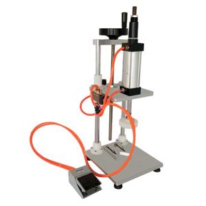 Petite machine pneumatique semi-automatique de capsulage de bouchon de bouteille en plastique de cosmétiques d'huile de bureau d'acier inoxydable avec le commutateur de pied - Product Image 1
