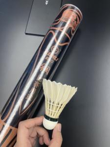 ريشات تنس الريشة كونلي الأكثر مبيعاً وعالية الجودة ومتينة، فلين بطبقتين وبرونزي، ريش إوز OEM - Product Image 6