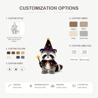 Peluche de raton laveur d'Halloween personnalisée, poupée magique douce avec chapeau de sorcière, cape et baguette magique, faible MOQ, support OEM ODM