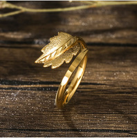 Bague en or minimaliste de luxe avec nœud décoratif, idéale pour le quotidien