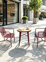 Ensemble table et chaises d'extérieur en fer forgé, style luxe léger, mobilier décontracté pour espace lounge, idéal pour café, maison d'hôtes, patio