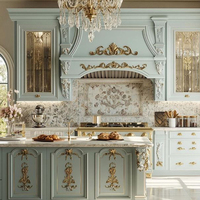 Meuble intégré rose crème de style français avec îlot de cuisine sculpté haut de gamme, armoires de cuisine de luxe sur mesure